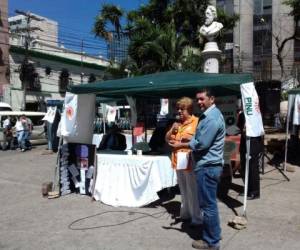 Doris Gutiérrez junto con Boris Espinal dieron a conocer el cuarto informe (Foto: El Heraldo Honduras/ Noticias de Honduras)