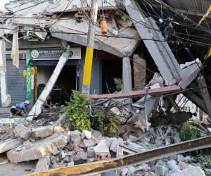 El terremoto de magnitud 7,4 se sintió a las 07:34 horas (12:34 GMT) de Colombia y tuvo su epicentro en inmediaciones de la localidad de San José del Palmar, en el departamento del Chocó.