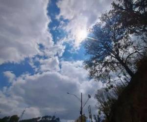 Copeco detalla que este lunes predominarán condiciones secas en Honduras, con lluvias débiles aisladas en oriente y norte y temperaturas cálidas