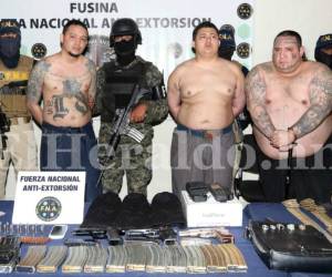 Los detenidos son miembros de la pandilla 18 y en las casas tenían armas y dinero.