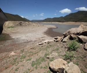 La condición crítica se mantiene a pesar de las fuertes lluvias registradas en Tegucigalpa durante este fin de semana. En algunos sectores se reportaron acumulados de hasta 122 milímetros.