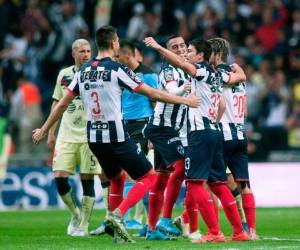 Stefan Medin de Monterrey celebra después de anotar contra América durante el torneo de fútbol mexicano Apertura 2019. Foto: AFP.