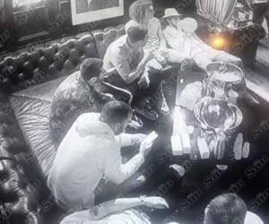 El vídeo fue captado por una cámara de seguridad de un bar en Londres. Foto: captura de pantalla