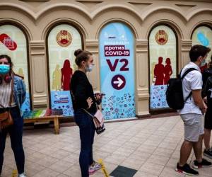 La OMS también instó este jueves a las autoridades de las ciudades que van a recibir los últimos partidos de la Eurocopa a ser especialmente vigilantes con los espectadores, incluso antes de su llegada al estadio y una vez lo abandonen. Foto: AFP