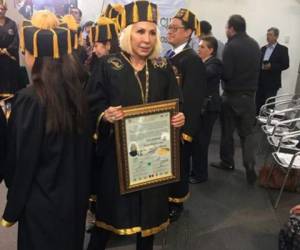 Laura Bozzo obtuvo su doctorado Honoris Causa. Foto: Instagram.