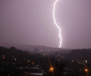 Autoridades de Copeco advirtieron de actividad eléctrica para Tegucigalpa y Comayagüela este miércoles.