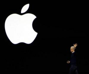 El director general de Apple Tim Cook develó el nuevo sistema operativo para las Mac, que se llamará High Sierra. Foto: AP