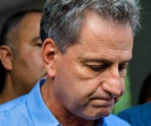 La Federación de Fútbol de Rio de Janeiro (FERJ) lamentó la tragedia y convocó una reunión con dirigentes del Flamengo y del Fluminense en la que decidieron suspender ese partido, por la semifinal de la Copa Guanabara. Foto / AFP