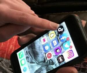 TikTok tiene la ventaja de no requerir entornos limpios, lugares de vacaciones idílicos, como sucede con Instagram. Foto: Internet