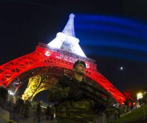 París sigue militarazada por los ataques terriristas.