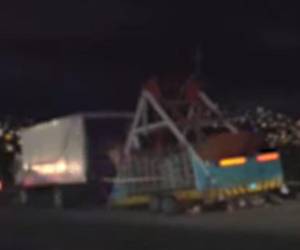 Un motociclista murió esta madrugada tras estrellarse con la parte trasera de un camión.