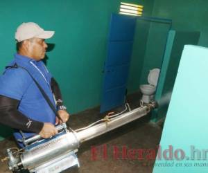 En el año se han hecho siete operativos de limpieza para eliminar criaderos de zancudo en municipios con alta incidencia. Foto: El Heraldo.
