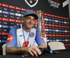 El entrenador de Motagua, Diego Vazquez, durante la conferencia de prensa, previo a la final de la Liga Concacaf. Foto: Marvin Salgado / El Heraldo.