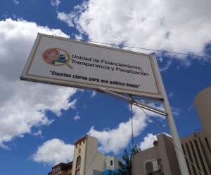Candidatos que no transparentaron el origen de sus fondos enfrentarán la justicia. Así lo anunció la Unidad de Política Limpia, que coordina con la Procuraduría General del Estado para ejecutar sanciones millonarias.