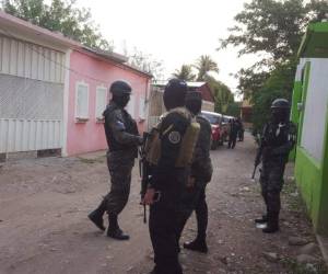 Los detenidos son sospechosos de ser miembros de organizaciones criminales dedicados al tráfico de droga y lavado de dinero.