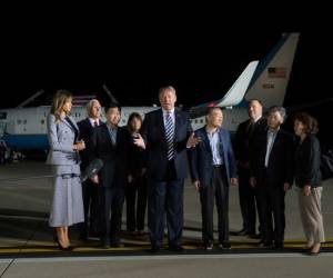 Dos de los liberados, el experto agrícola Kim Hak-song y el exprofesor Tony Kim, fueron arrestados en 2017, mientras que Kim Dong-chul, un empresario estadounidense nacido en Corea del Sur y pastor de unos 60 años, había sido sentenciado a 10 años de trabajos forzados en 2016.