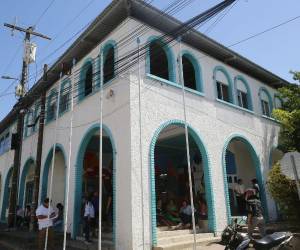 Decenas de alcaldías mantienen batallas legales con firmas de abogados dedicadas a operaciones de demanda y embargo. En la foto, el edificio de la comuna de Nacaome, Valle.