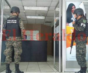 Los empleados de la DEI fueron cesanteados el pasado 16 de marzo con el cierre de la institución para la creación de la Administradora Tributaria.