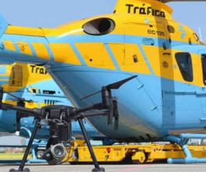 España disponía ya de 11 drones para vigilar la circulación pero es la primera vez que estas máquinas serán utilizadas para interponer multas. Foto: AFP.