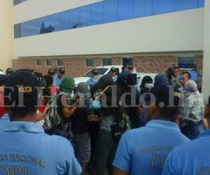 Varios de los estudiantes detenidos fueron llevados a las instalaciones de la DPI (Foto:Mario Urrutia/ ElHeraldo).