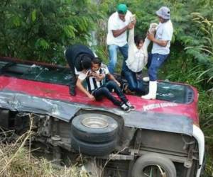 Pasajeros que se transportaban en bus resultaron heridas en accidente ocurrido en Talanga, Francisco Morazán.
