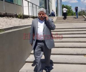 Ponce al momento de abandonar los Juzgados de lo Civil en Tegucigalpa. La ex primera dama fue representada por su abogado. (Foto:El Heraldo Honduras)