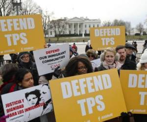 Personas de 12 nacionalidades están amparadas bajo el TPS. Foto: AP