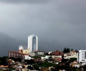 El fenómeno de La Niña se caracteriza por el enfriamiento de las aguas del Pacífico, causando presiones atmosféricas que generan las tormentas.