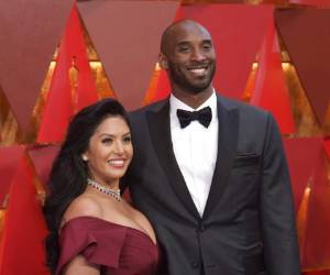 El fallecido Kobe Bryan junto a su esposa Vanessa. Foto:AP