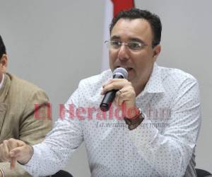 Luis Zelaya exige al CNE que permita el ingreso de veedores de su movimiento al escrutinio de los votos. Foto: Efraín Salgado/ EL HERALDO