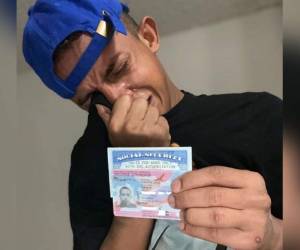 Rude Boy no pudo contener las lágrimas al recordar todo lo que ha logrado en su vida. Foto: Facebook