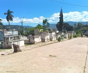 El Cementerio General de Tegucigalpa se prepara para recibir a miles de visitantes con limpieza, alumbrado, estacionamiento y seguridad para el 1 y 2 de noviembre.