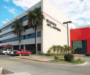 Banco Atlántida es parte de Inversiones Financieras Atlántida (Invatlán), holding del grupo financiero Atlántida de Honduras.