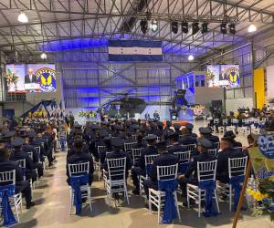 La ceremonia de celebración de 95 aniversario de la Fuerza Aérea Hondureña (FAH), se llevó a cabo en uno de los hangares de la Base Aérea Coronel Hernán Acosta Mejía.