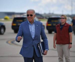 Tras erigirse en el país con mayor número de muertes en términos absolutos, Estados Unidos paso a ser un modelo en el control de la pandemia. FOTO: AFP