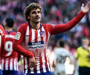 Antoine Griezmann abrió la senda de la victoria para los colchoneros que quieren meterse de lleno en la lucha por el título. Foto: AFP