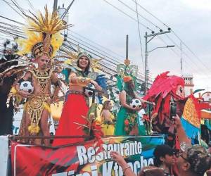 Cierres viales en la Avenida Circunvalación de San Pedro Sula por el desfile de carrozas este sábado.