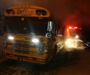 El vehículo quedó totalmente quemado en su interior. Foto: EL HERALDO