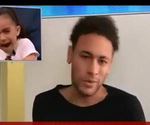 El programa televisivo mostraba el video de Neymar a la niña.Foto: YouTube