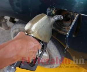 Los combustibles han subido de precio durante todo el 2021. Foto: El Heraldo