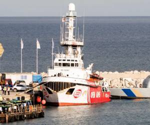 Las autoridades israelíes, que autorizaron la operación, están inspeccionando el cargamento del barco llamado “Open arms”.