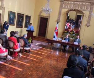 Al avance de las pruebas de laboratorio el Ministerio de Salud realiza la indagación de personas que estuvieron en contacto con la paciente. Foto: Ministerio de Salud CR.