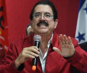 Manuel Zelaya Rosales, hablando en nombre de la Alianza de Oposición en Honduras. Foto: Agencia AFP / El Heraldo.