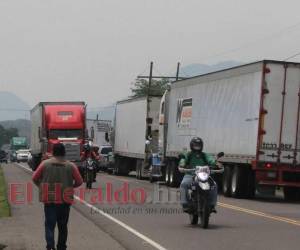 La circulación vehícular en la carretera del sur, a la altura de Agua Caliente, se retomó en horas del mediodía.