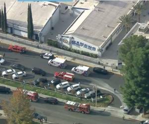 La imagen muestra las afueras de la escuela donde ocurrió el tiroteo esta mañana. Foto: Cortesía Twitter.