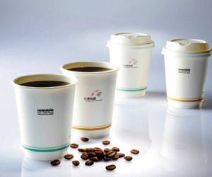 Esta es la presentación de las tazas de café catracho que serán ofrecidas a los usuarios de los trenes rápidos de Taiwán.