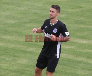 El argentino Esteban Espíndola, dice que ya conoce la manera de jugar del Real España, en caso que le toque debutar. Foto: El Heraldo