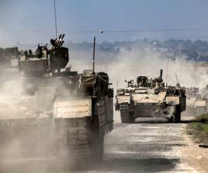 El ejército israelí, que el viernes también realizó incursiones terrestres en el territorio palestino, dijo este sábado que se está preparando para “otras operaciones de combate importantes”.