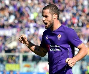 El español Mario Suárez celebra una anotación de la Fiore.