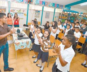A diario se forman en las aulas de los centros educativos de la capital más de 250,000 menores.